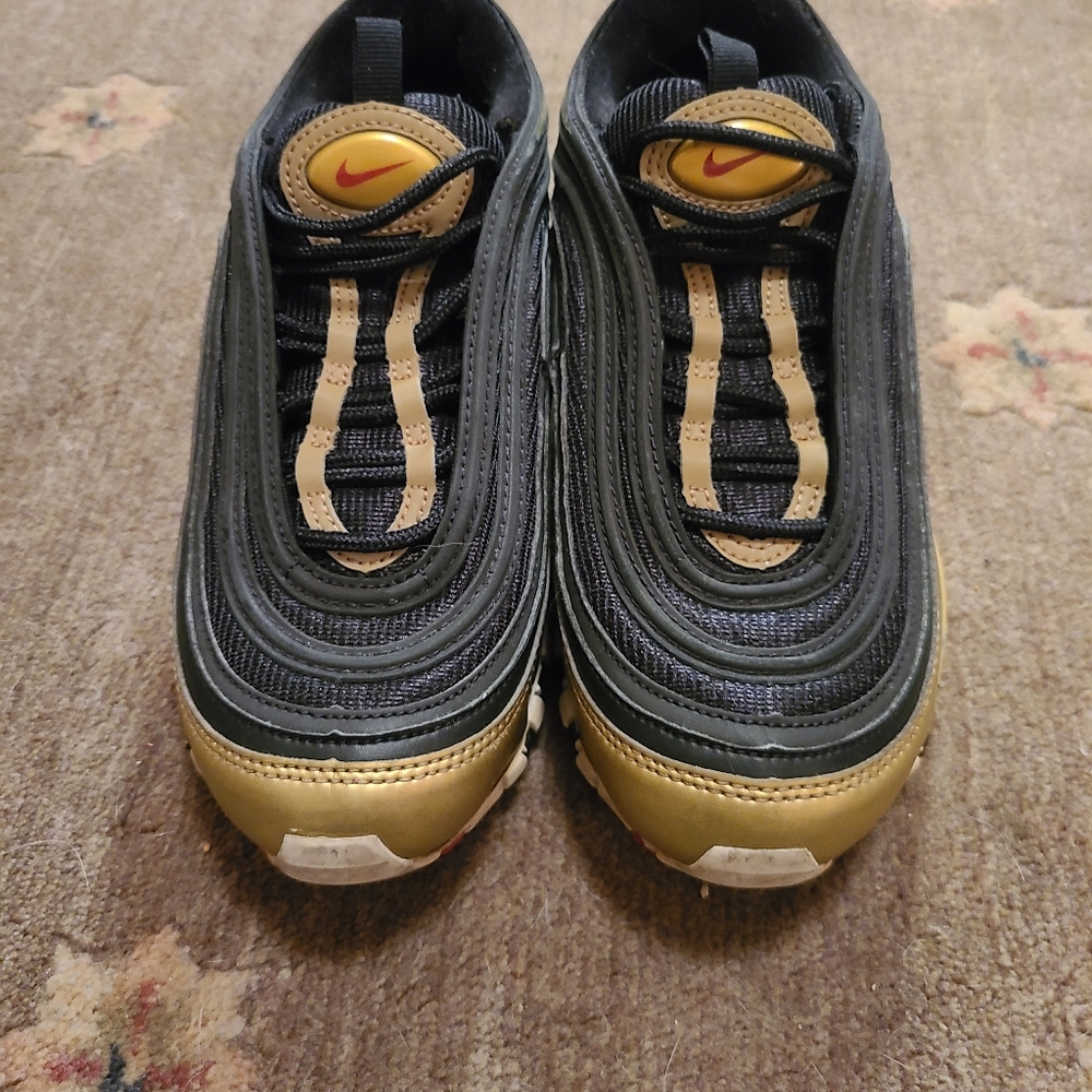 Nike Airmax 97 big kids 4.5 women's 6 charcoal gray gold red VEUC